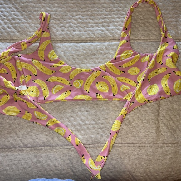 Merilees fruit bikini - Picture 6 of 7